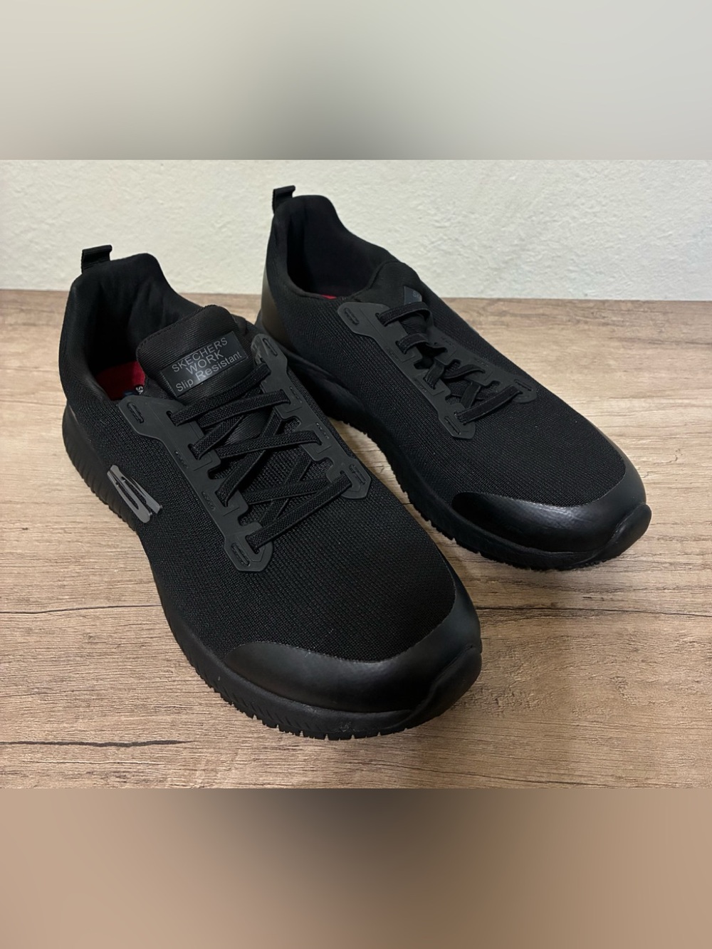 Skechers women’s Black Slip-Resistant Athletic Sneakers